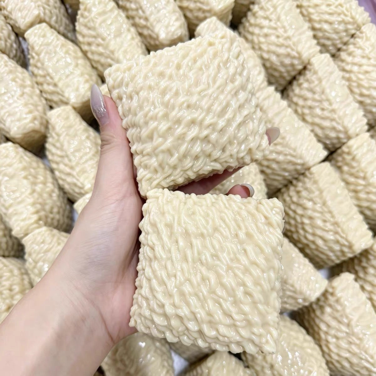 Mie Goreng Renyah, Bola Stres  - Novelty Gifts ulasan dan harga